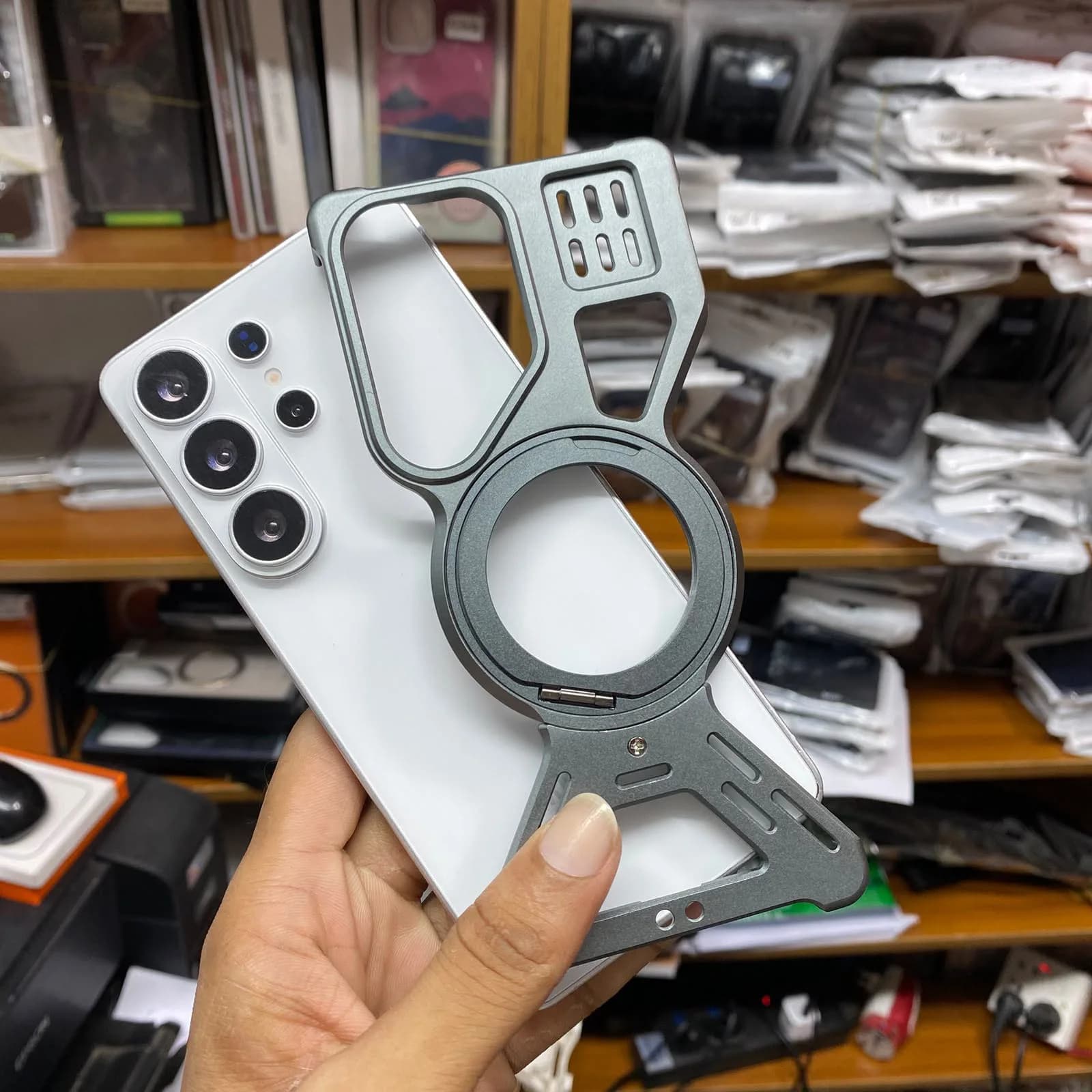 For Samsung Galaxy S22,S23,S24 ,S25 ,S26 Ultra Aluminum Alloy Magnetic 360° Bracket Phone Case Metal Heat Dissipation Shockproof Cover