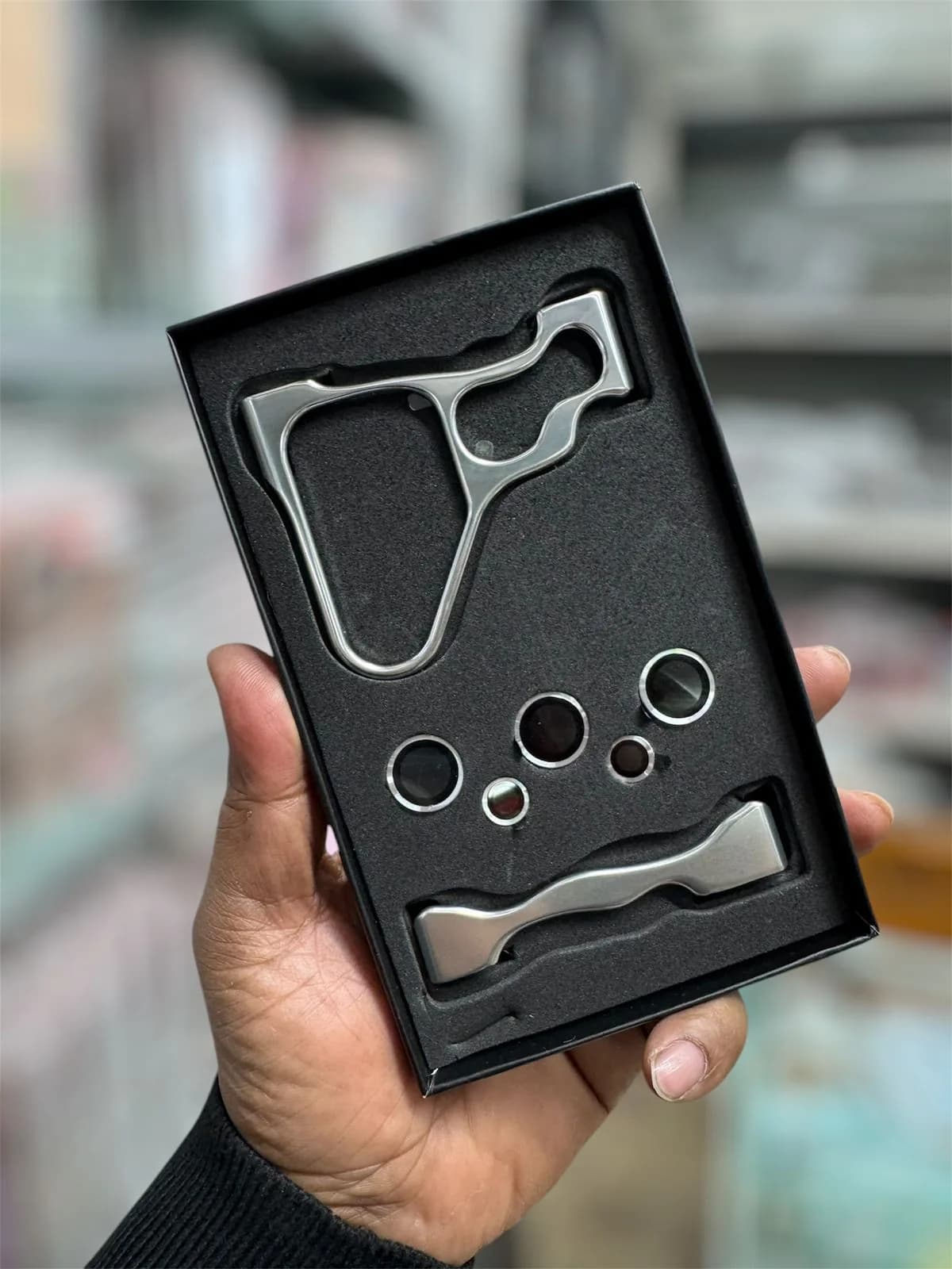 luxurious aluminum bump with camera protector