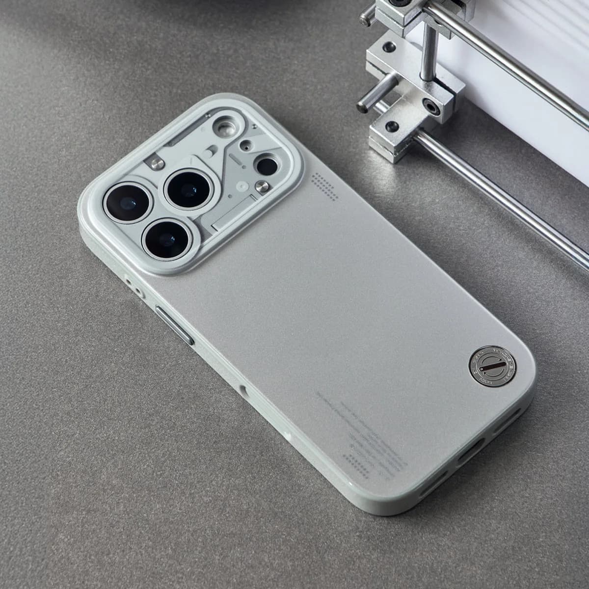 WAKCAS Mechanical MagSafe iPhone Case
