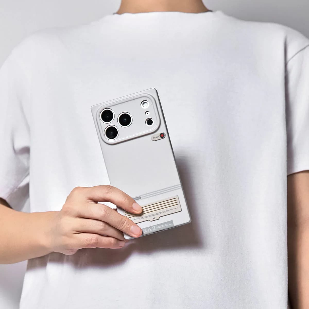 WAKCAS Gray Square Retro Terminal MagSafe iPhone Case