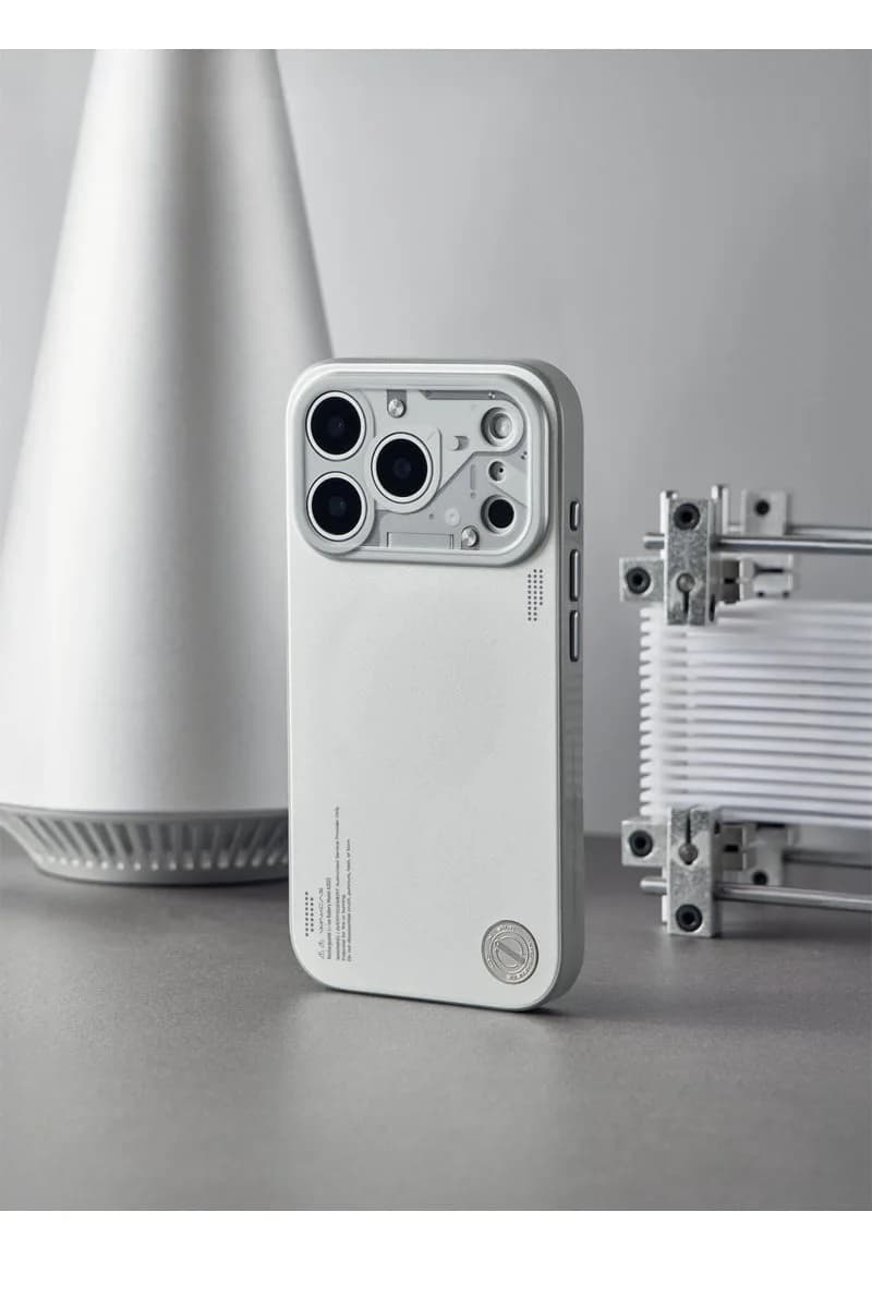 WAKCAS Mechanical MagSafe iPhone Case