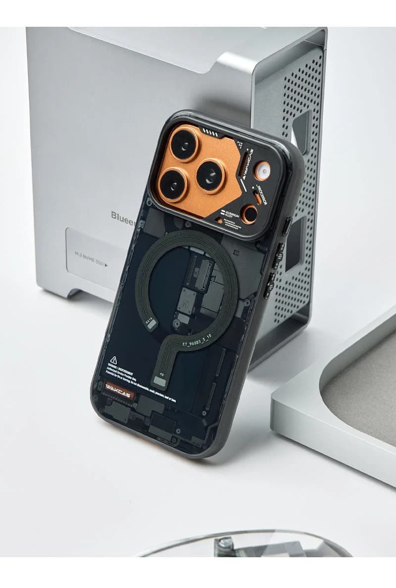 Circuit Design Magnetic Apple iPhone Case – Trendy Mechanical Style