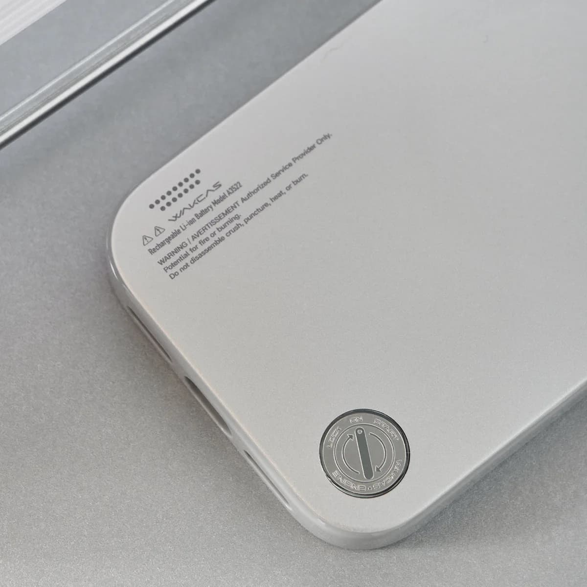 WAKCAS Mechanical MagSafe iPhone Case
