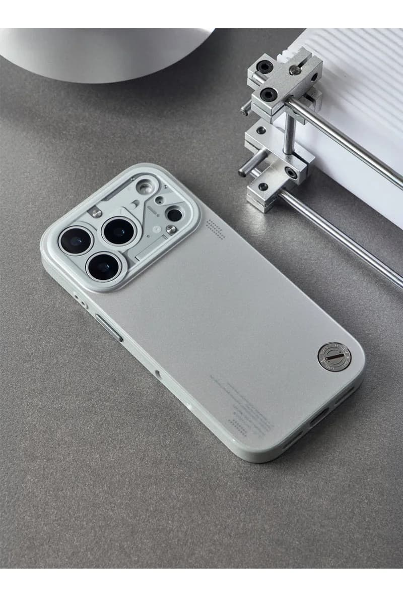 WAKCAS Mechanical MagSafe iPhone Case
