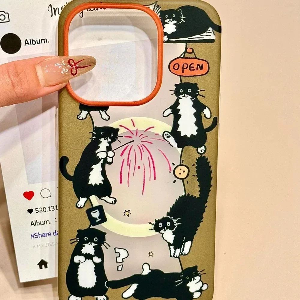 Black Cat Magnetic Bracket Case close-up