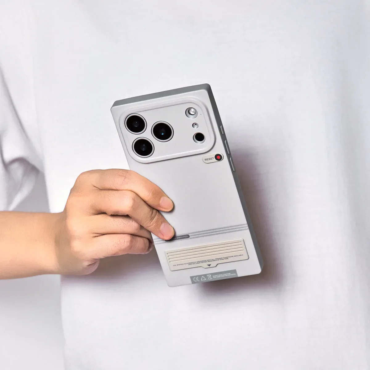 WAKCAS Gray Square Retro Terminal MagSafe iPhone Case